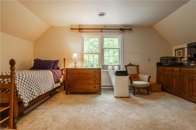 804 Link RD, Yorktown, VA 23692