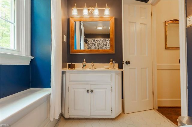 804 Link RD, Yorktown, VA 23692