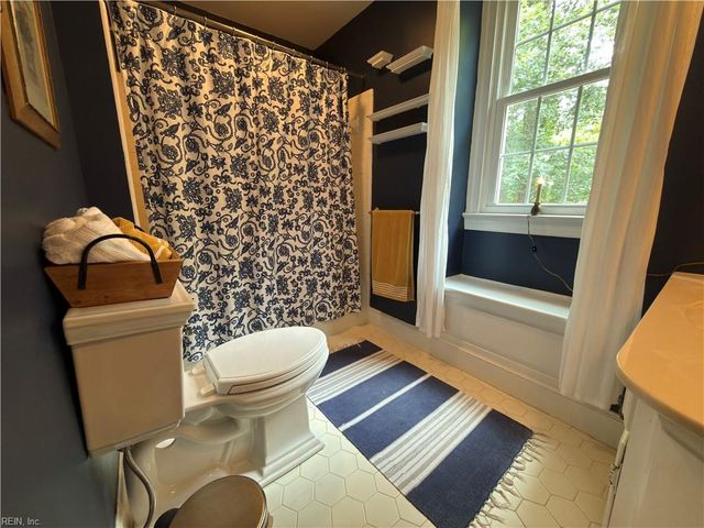 804 Link RD, Yorktown, VA 23692