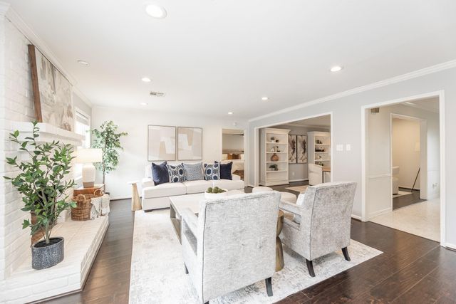 3010 Riata Lane, Houston, TX 77043