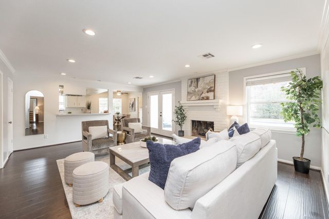 3010 Riata Lane, Houston, TX 77043