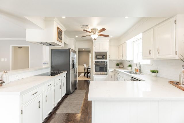 3010 Riata Lane, Houston, TX 77043