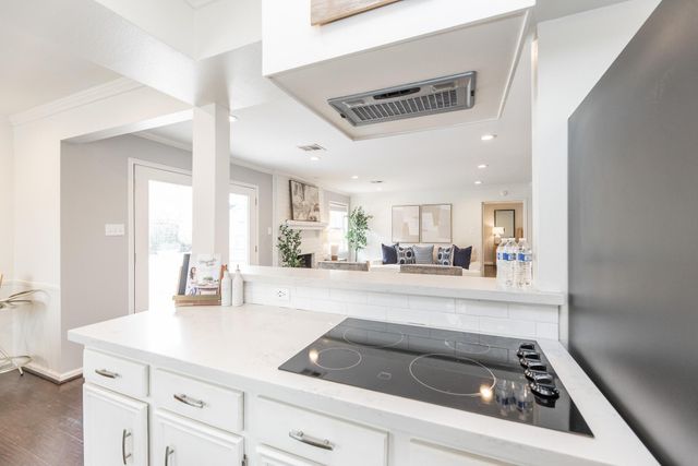 3010 Riata Lane, Houston, TX 77043