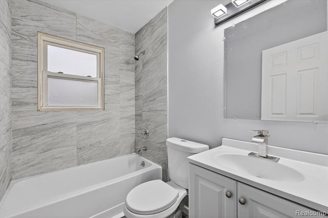 18678 Gaylord, Redford, MI 48240