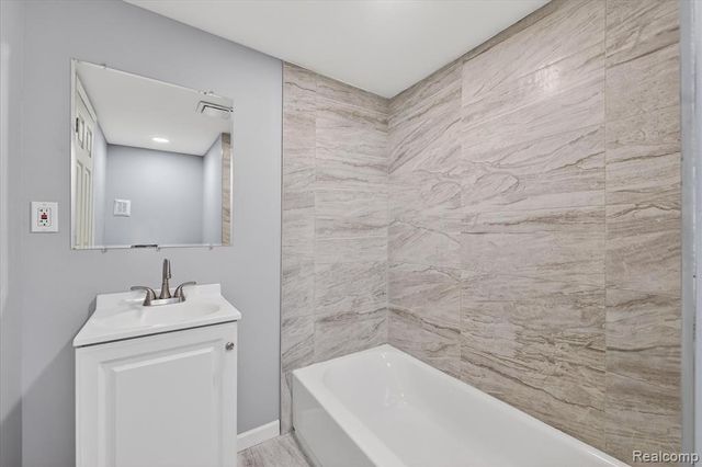 18678 Gaylord, Redford, MI 48240