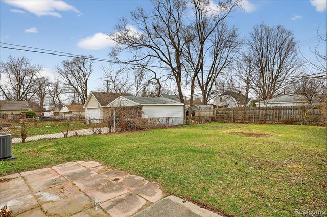 18678 Gaylord, Redford, MI 48240