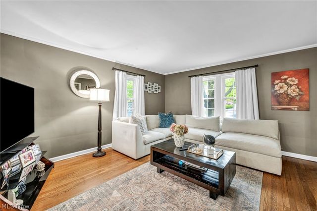2071 Lakeview Avenue, Rocky River, OH 44116