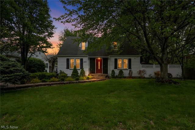2071 Lakeview Avenue, Rocky River, OH 44116