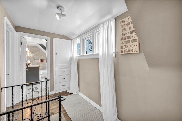 2071 Lakeview Avenue, Rocky River, OH 44116