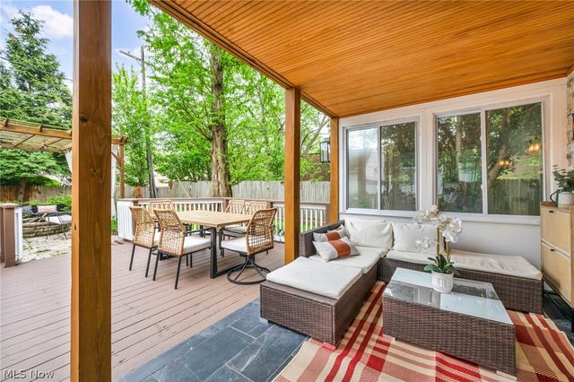 2071 Lakeview Avenue, Rocky River, OH 44116