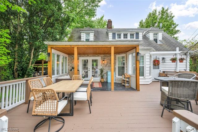 2071 Lakeview Avenue, Rocky River, OH 44116