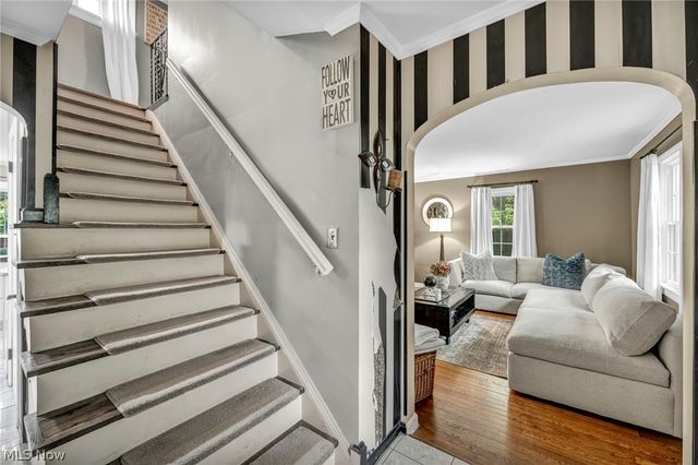2071 Lakeview Avenue, Rocky River, OH 44116