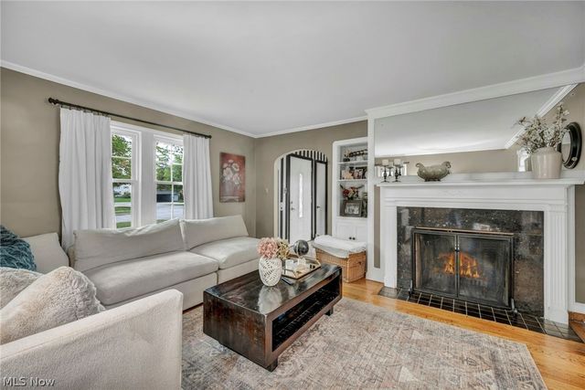 2071 Lakeview Avenue, Rocky River, OH 44116