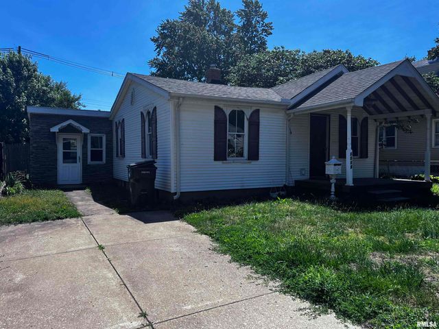 1318 S 11TH Street, Pekin, IL 61554