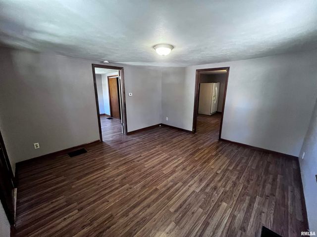 1318 S 11TH Street, Pekin, IL 61554