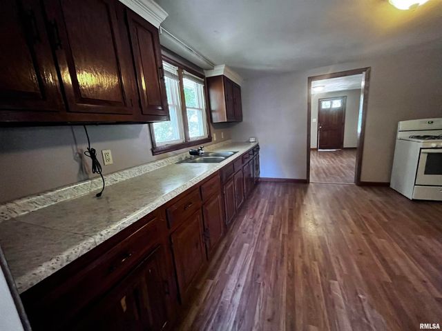 1318 S 11TH Street, Pekin, IL 61554