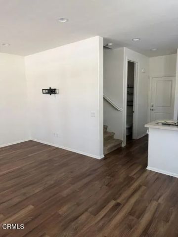 5044 Verdugo Way, Camarillo, CA 93012