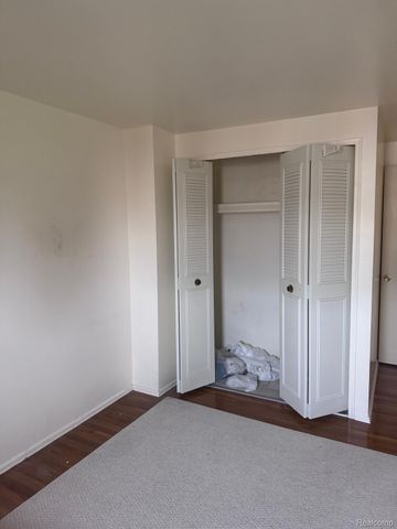 19975 S Great Oaks Circle, Clinton Twp, MI 48036