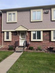 19975 S Great Oaks Circle, Clinton Twp, MI 48036