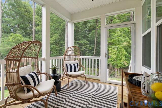 18771 Palisades Rdg, Moseley, VA 23120