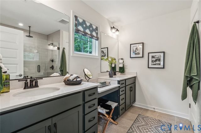 18771 Palisades Rdg, Moseley, VA 23120