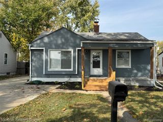 335 1st Avenue, Pontiac, MI 48340