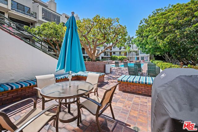 2960 Neilson Way 304, Santa Monica, CA 90405