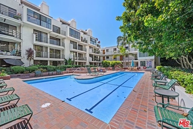 2960 Neilson Way 304, Santa Monica, CA 90405