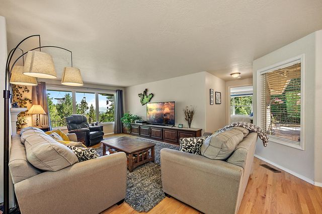 2145 Knowles Road, Medford, OR 97501