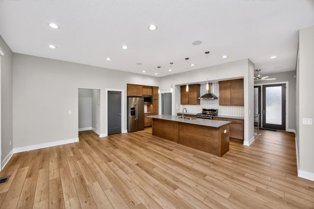 17686 Townsend Drive, Clive, IA 50325