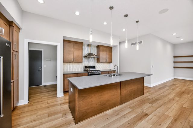 17686 Townsend Drive, Clive, IA 50325