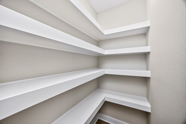 17686 Townsend Drive, Clive, IA 50325