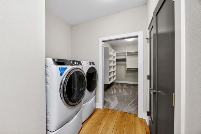 17686 Townsend Drive, Clive, IA 50325