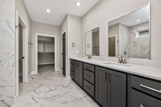 17686 Townsend Drive, Clive, IA 50325