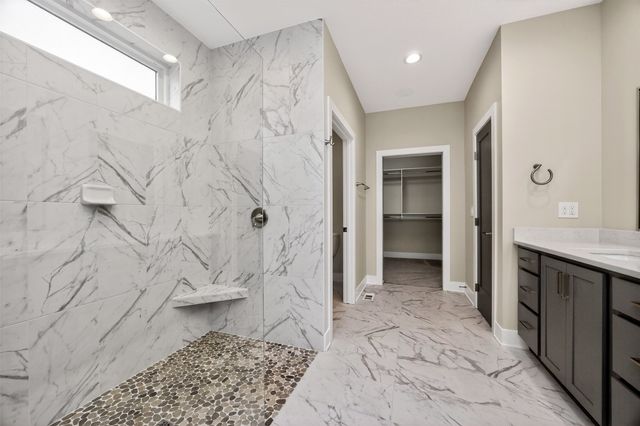 17686 Townsend Drive, Clive, IA 50325