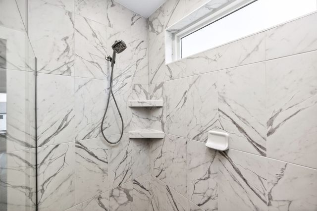 17686 Townsend Drive, Clive, IA 50325