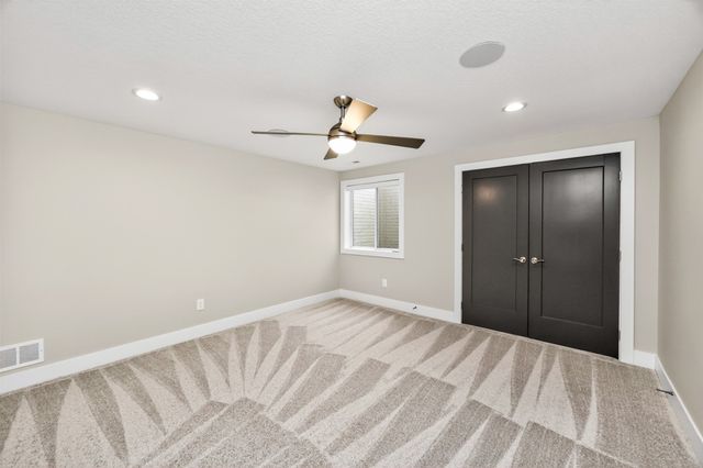 17686 Townsend Drive, Clive, IA 50325