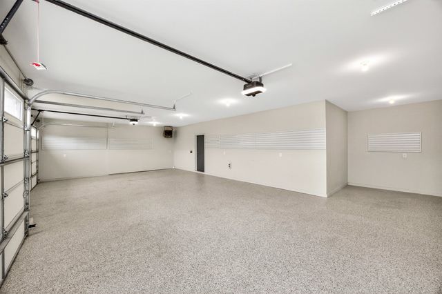 17686 Townsend Drive, Clive, IA 50325