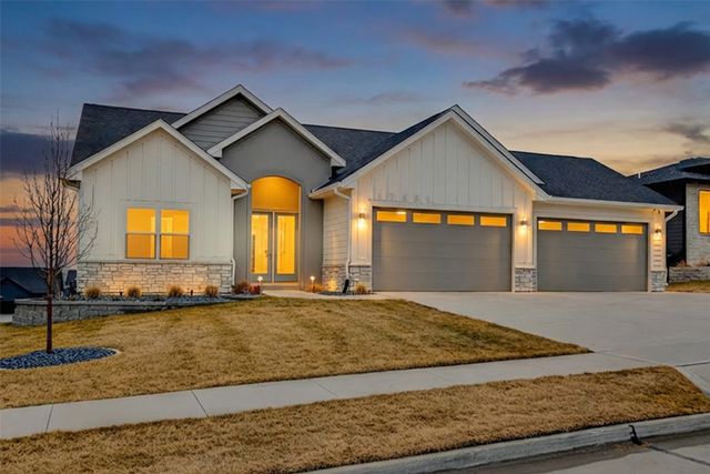 17686 Townsend Drive, Clive, IA 50325