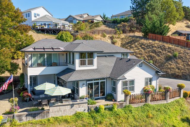 2315 Robertson Crest, Grants Pass, OR 97527