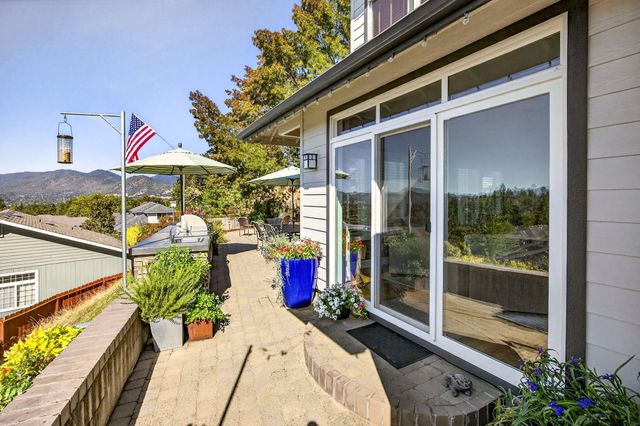 2315 Robertson Crest, Grants Pass, OR 97527