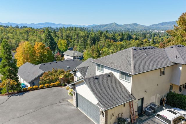 2315 Robertson Crest, Grants Pass, OR 97527