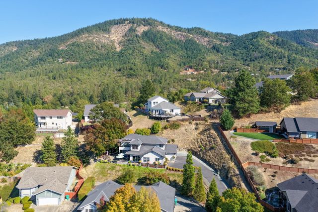 2315 Robertson Crest, Grants Pass, OR 97527