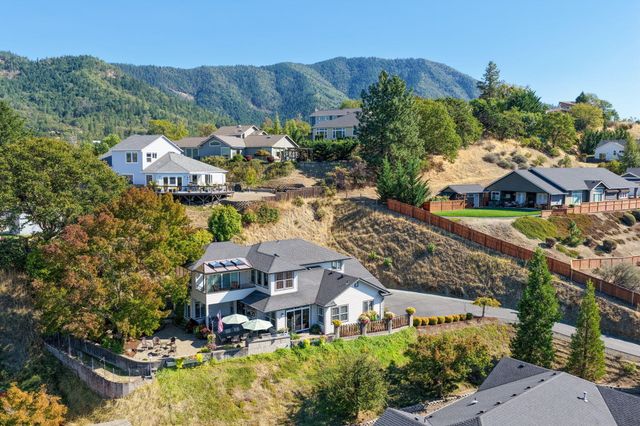 2315 Robertson Crest, Grants Pass, OR 97527