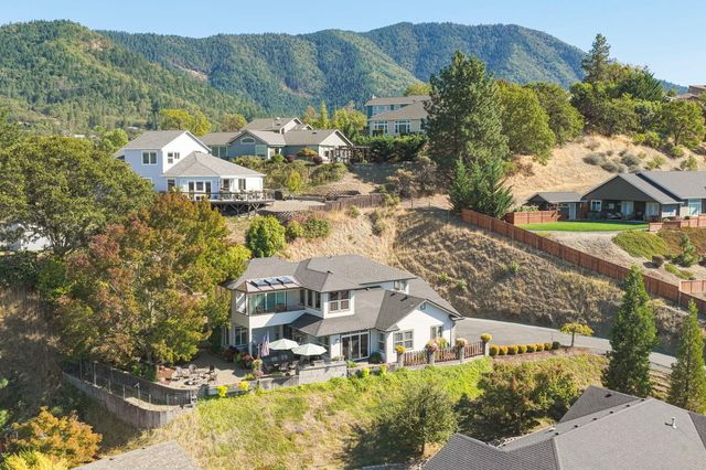 2315 Robertson Crest, Grants Pass, OR 97527