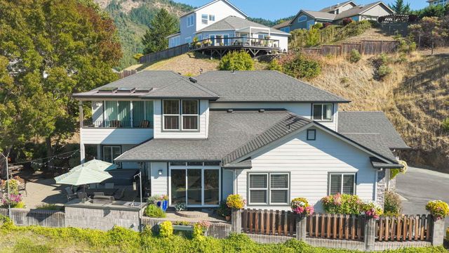 2315 Robertson Crest, Grants Pass, OR 97527