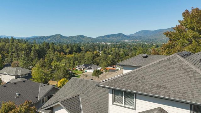 2315 Robertson Crest, Grants Pass, OR 97527