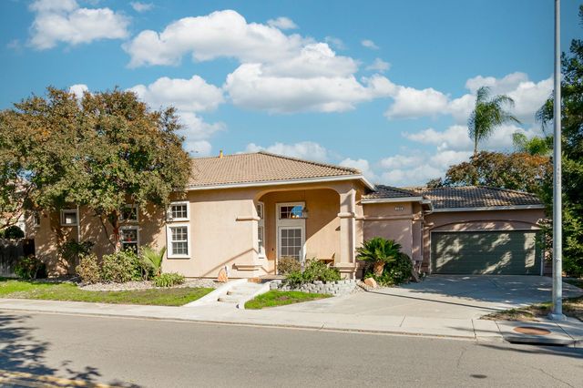 2100 Paramont Way, Modesto, CA 95355