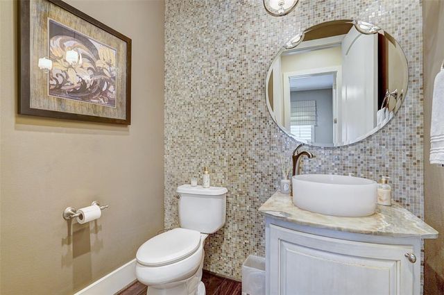 4501 WESTLAKE DR 23, Austin, TX 78746
