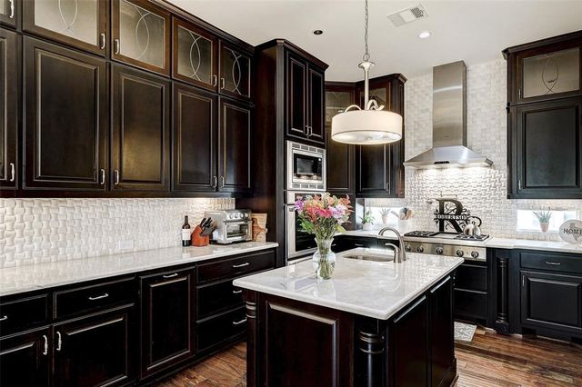4501 WESTLAKE DR 23, Austin, TX 78746